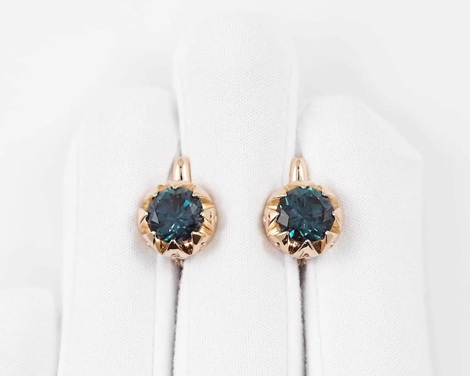 Alexandrite Gemstone (3.00ct) Huggies Earring, 14k Gold Gemstone Huggies Hoop, Minimalist Earrings, June Birthstone Jewelry