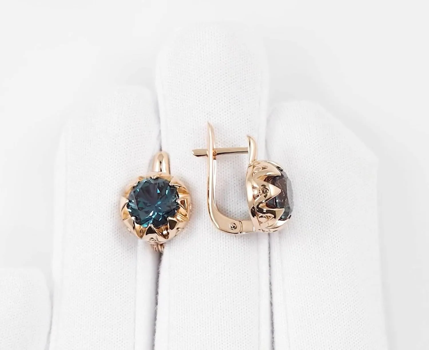 Alexandrite Gemstone (3.00ct) Huggies Earring, 14k Gold Gemstone Huggies Hoop, Minimalist Earrings, June Birthstone Jewelry