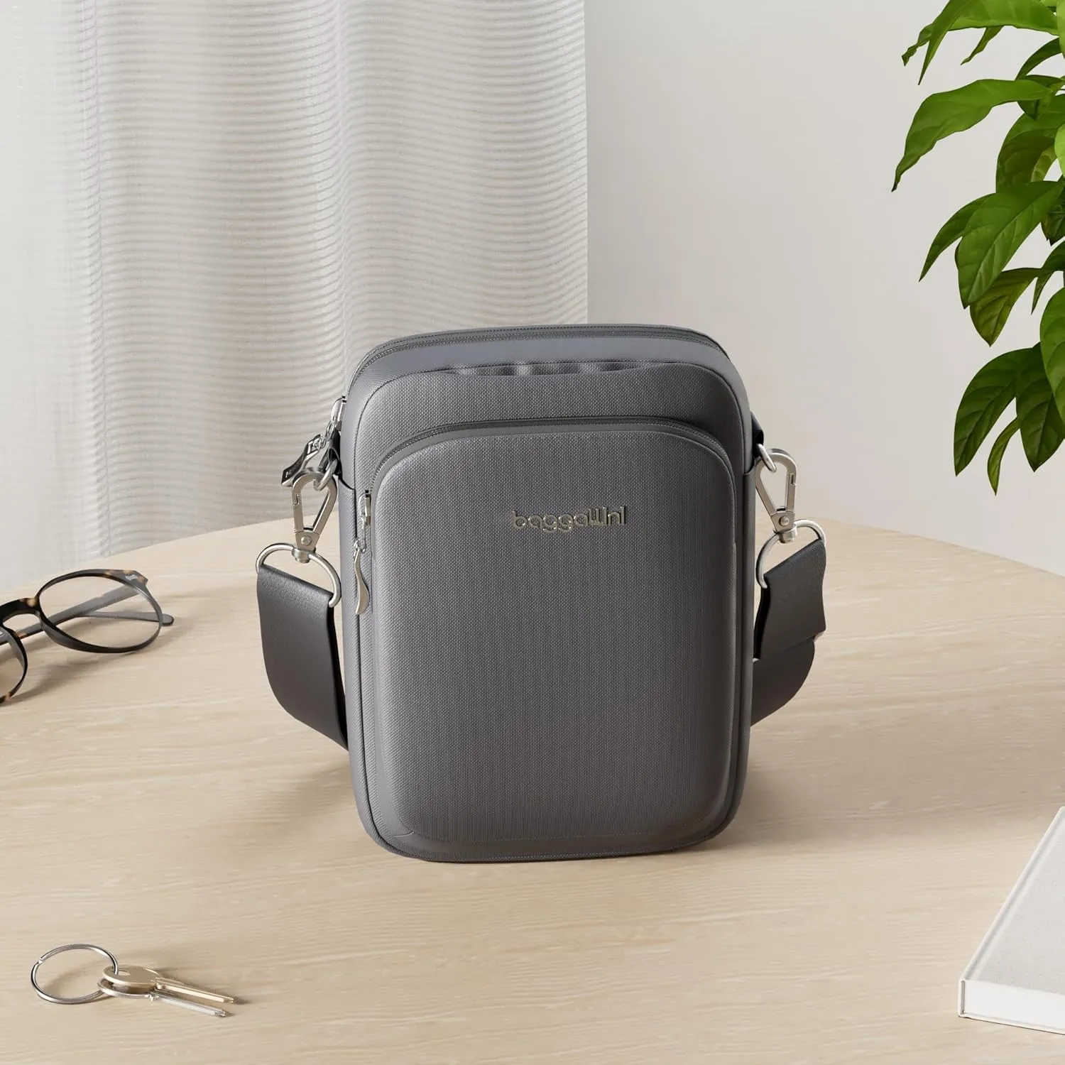 Baggallini Modern Everywhere Explorer Crossbody