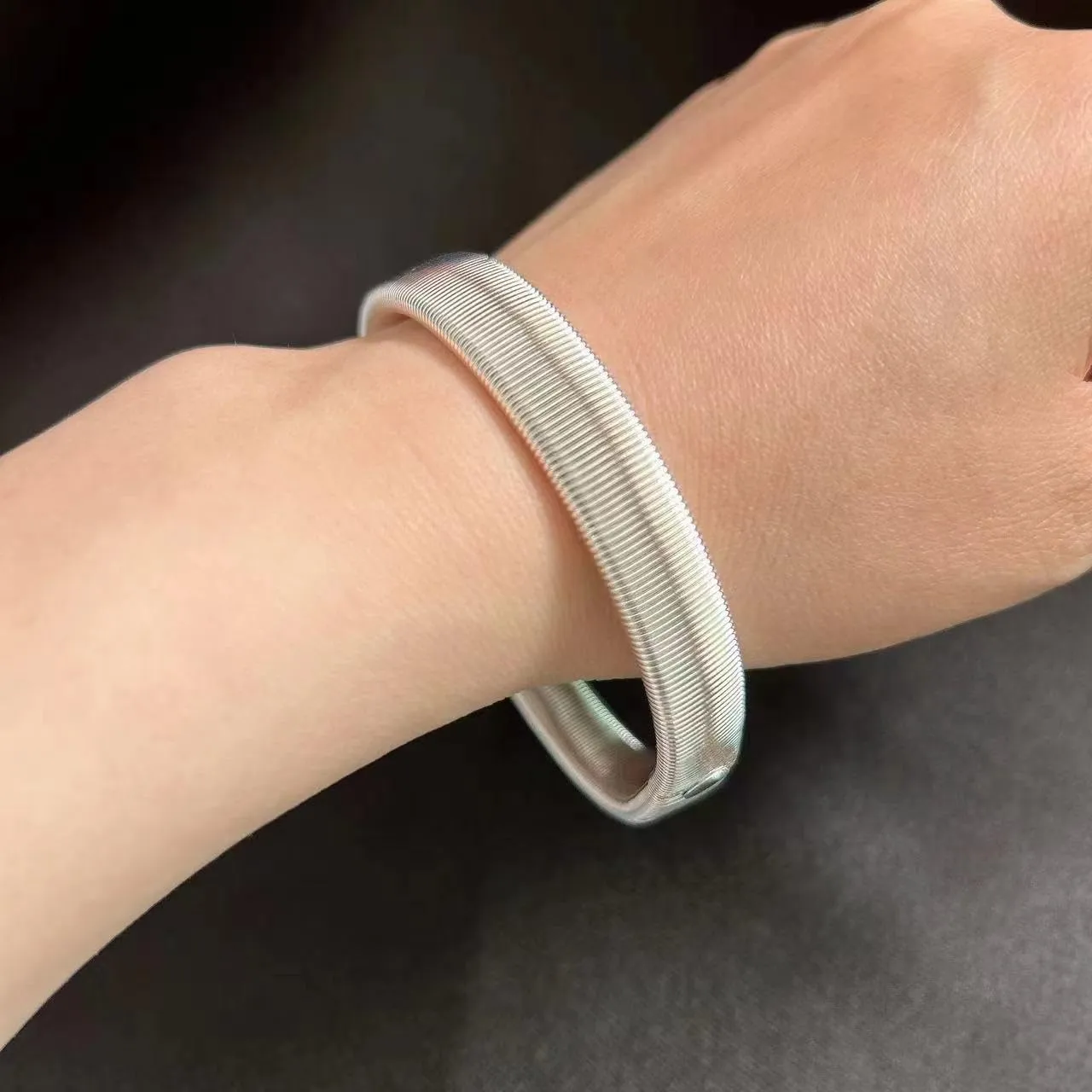 Chunky Bangle Bracelets Coil Stackable Snake Chain Bracelet Interlocking Layered Wrap Bangle Bracelets
