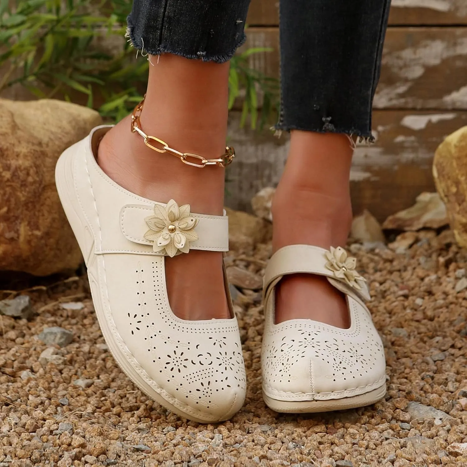 Clogs for Women Leather Comfort Mules Hollow Out Flowers Closed Toe Sandals Summer Casual Arch Support Slip On Slippers Walking Shoes