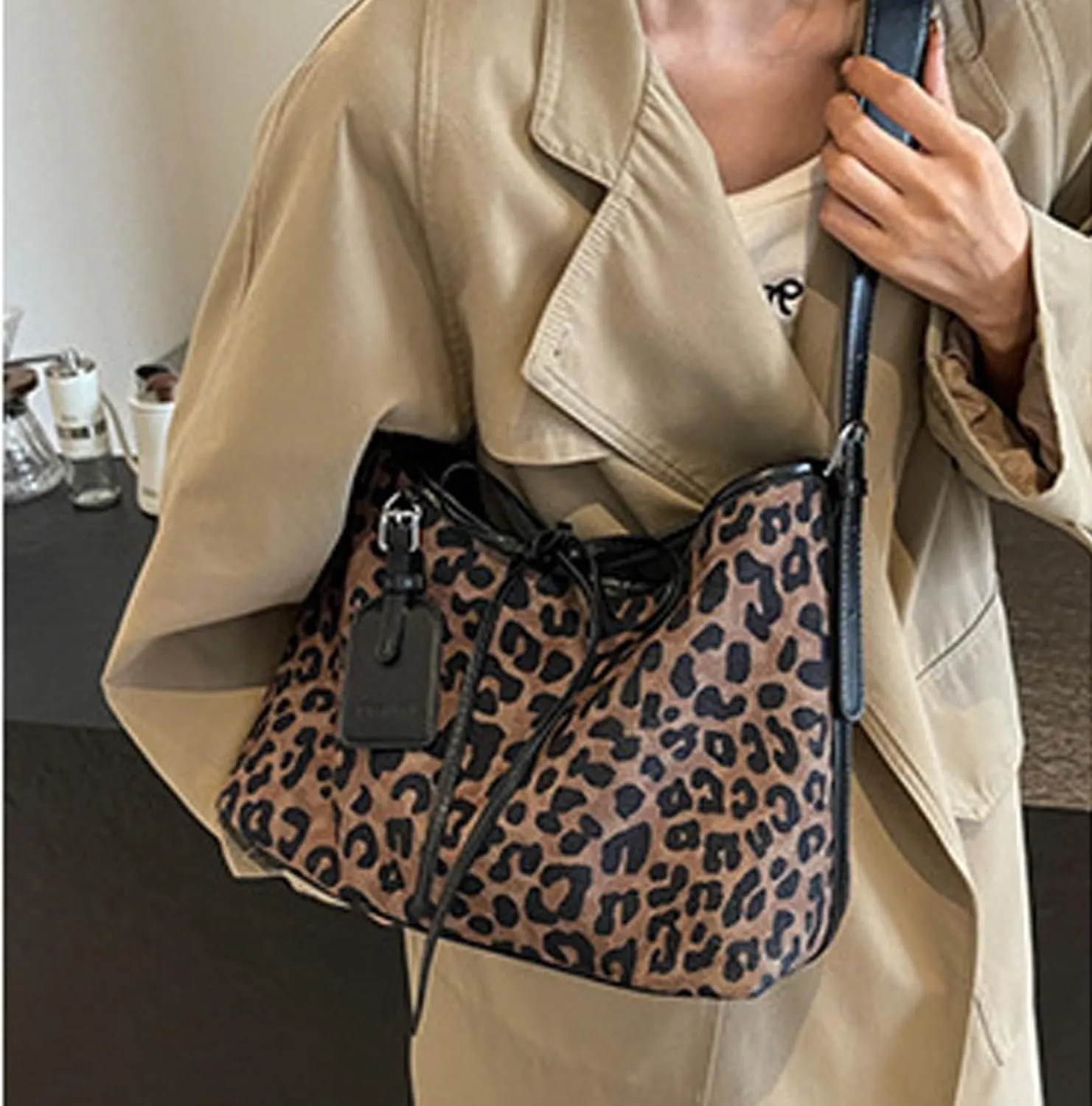 LYLSLFC Leopard Print Bag PU Leather Wristlet Clutch Leopard Print Purse Evening Clutch Shoulder Bag For Women.
