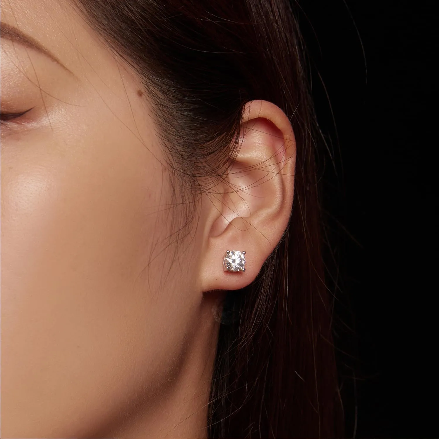 Moissanite Stud Earrings for Men Women 0.5ct/1.0ct/2.0ct D Color VVS1 Clarity Lab Created Diamond Earrings White Gold Plated 925 Sterling Silver Hypoallergenic Stud Earrings for Women Girls