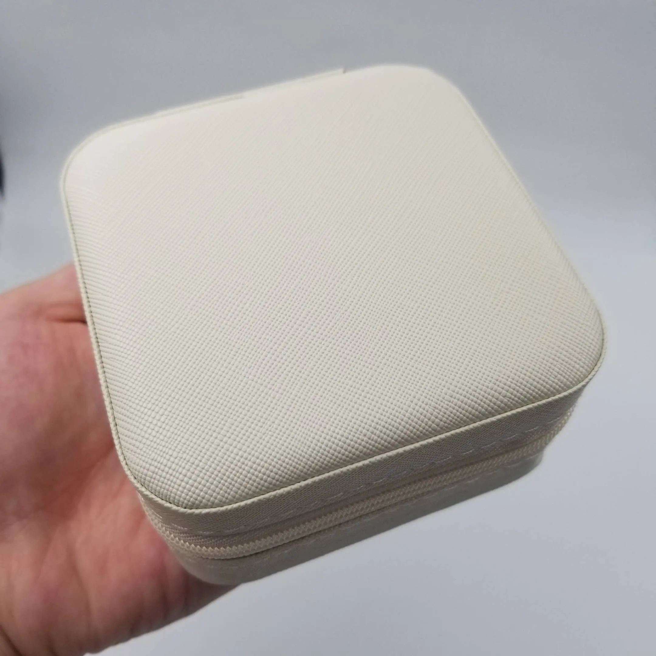 ON THE GO JEWELRY ORGANIZER