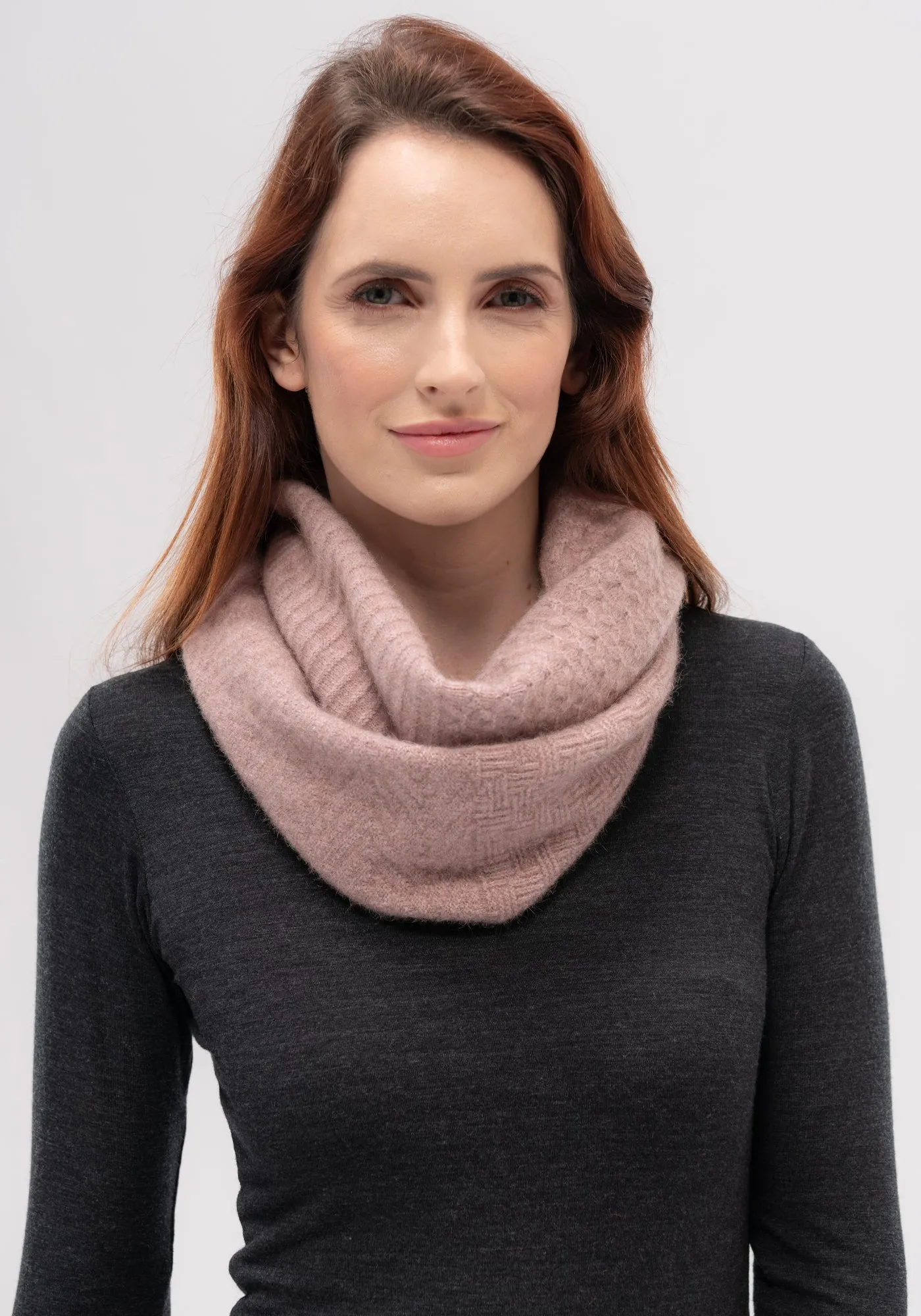 TEXTURE LOOP SCARF