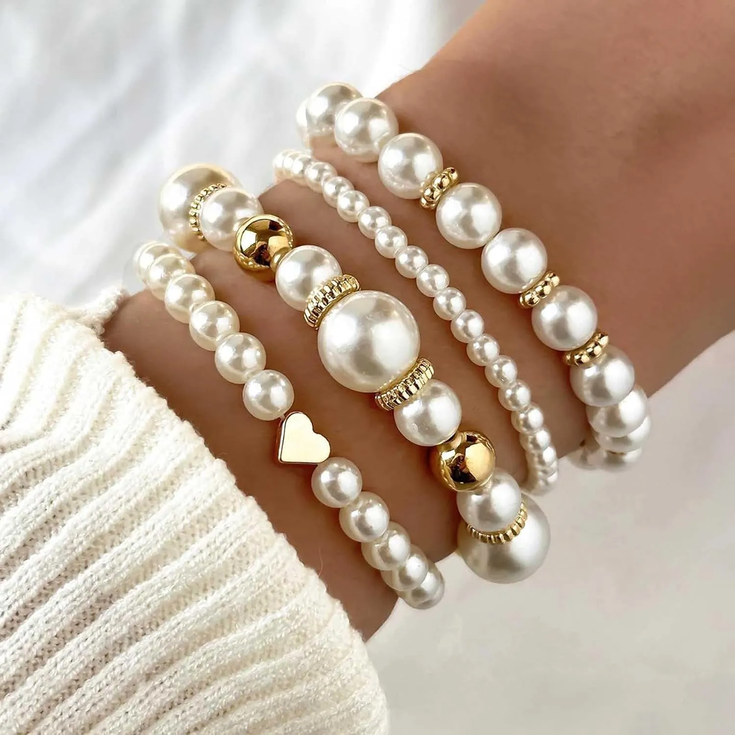 Vintage Layered Pearl Bracelet Gold Pearl Chain Bracelet Pearls Bangle Bracelets Elastic Heart Bracelets Pearls Hand Chain Jewelry for Women