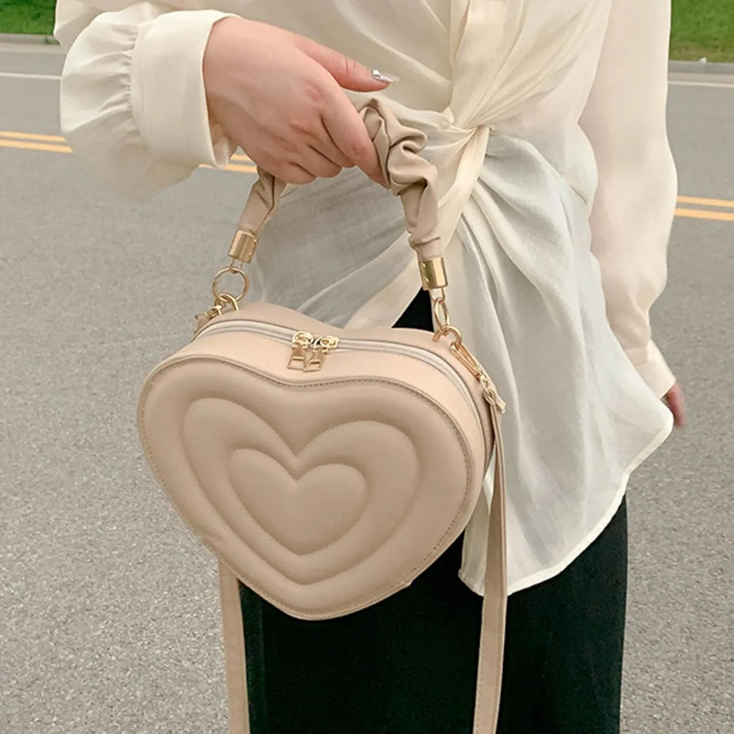 Women Shoulder Bags Fashion New Pattern Love Shaped Cute Casual Daily Carrying Bag over Shoulder Bag (Khaki, One Size)