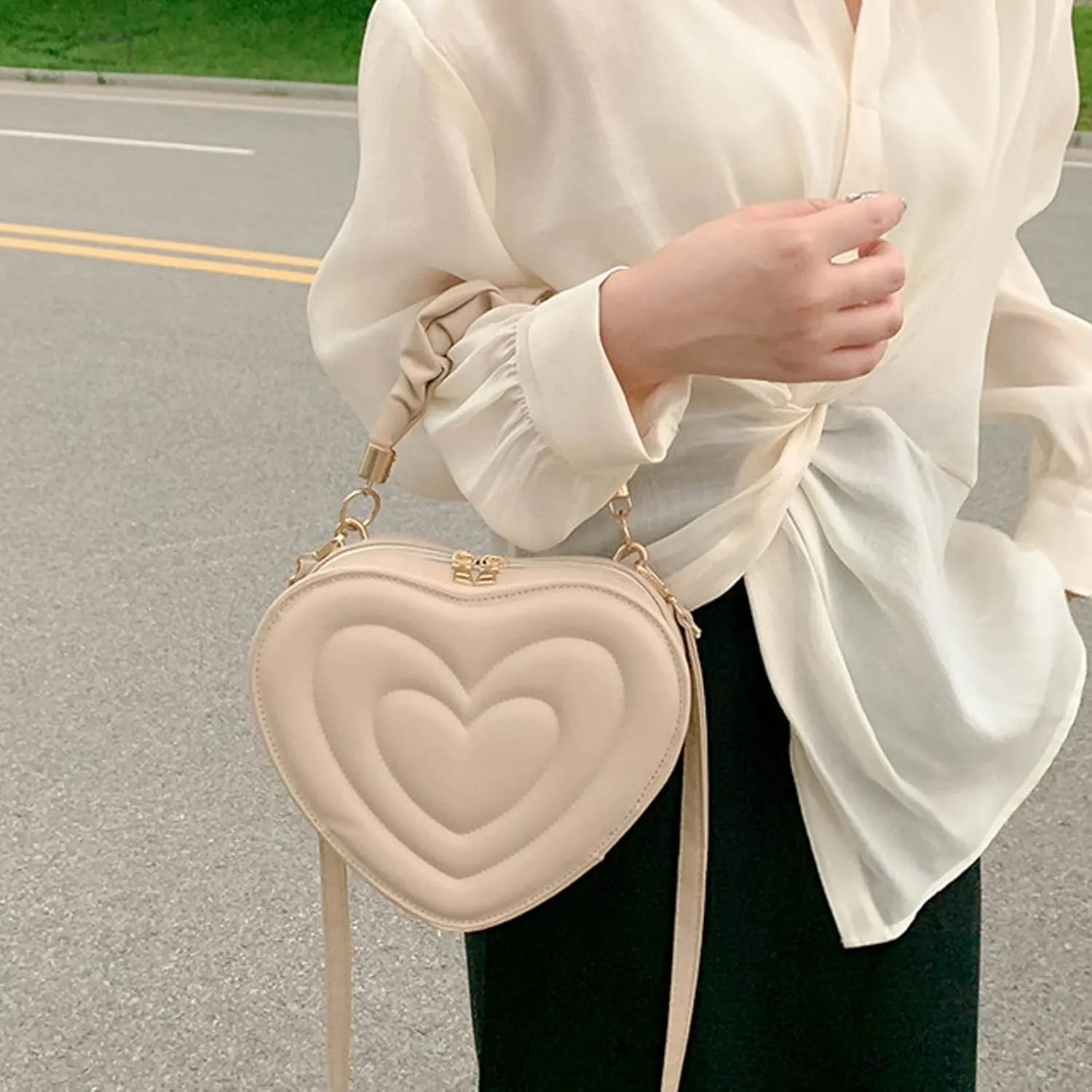 Women Shoulder Bags Fashion New Pattern Love Shaped Cute Casual Daily Carrying Bag over Shoulder Bag (Khaki, One Size)